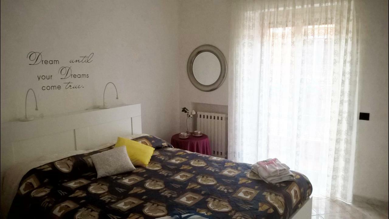 Apartament Mirandolina Rzym Zewnętrze zdjęcie